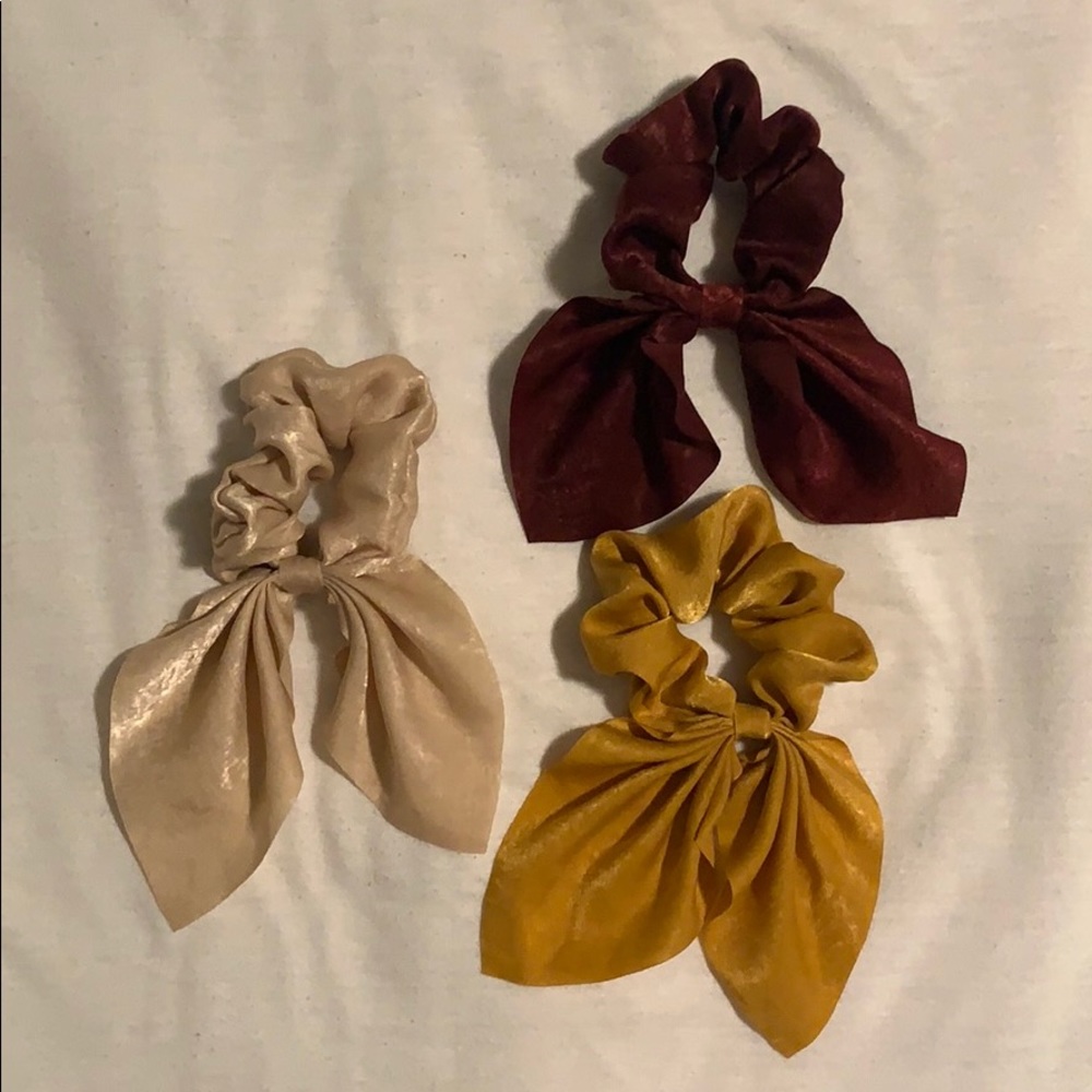 Free People bow hair scrunchies